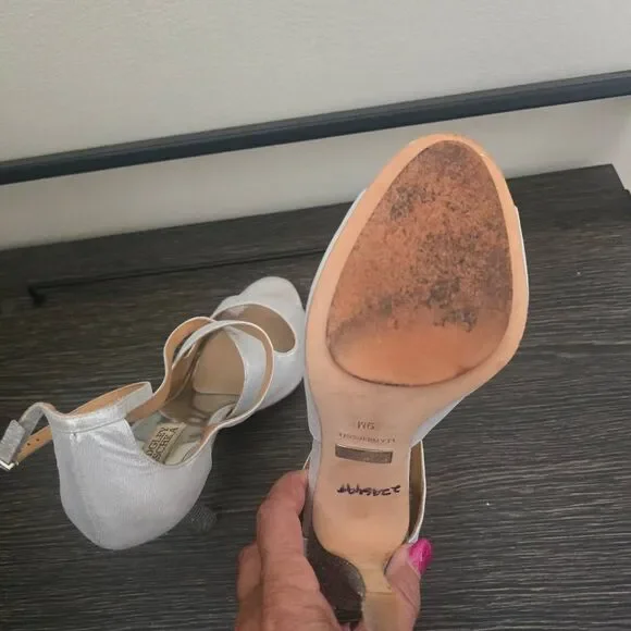 Badgley Mischka Wmn's Laguna Platform Sandals Silver Leather, Worn Once, Sz. 9M - Picture 4 of 9